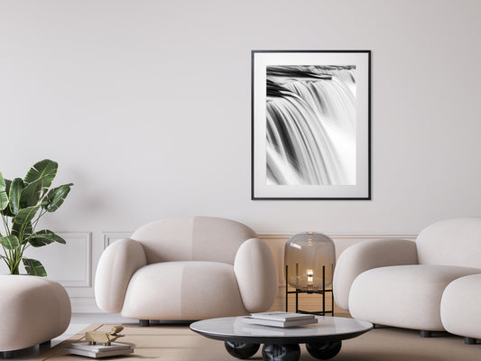 032. Veejuuksed, mustvalge